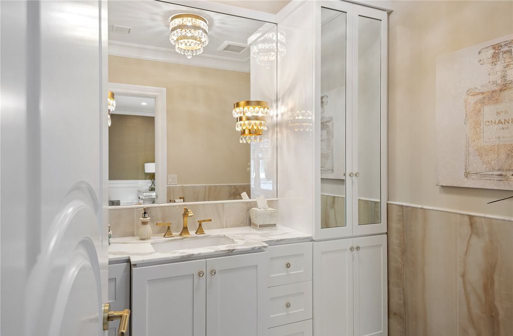 Luxurious Fully Furnished Estate with Modern Aesthetic in New York Priced at 8995000 19