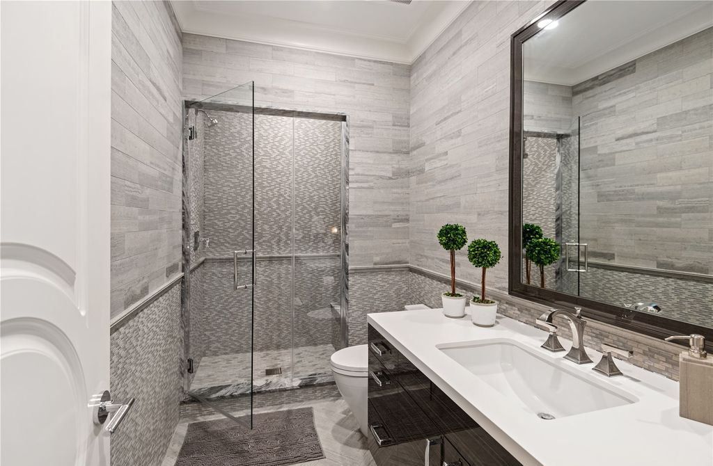 Luxurious Fully Furnished Estate with Modern Aesthetic in New York Priced at 8995000 20