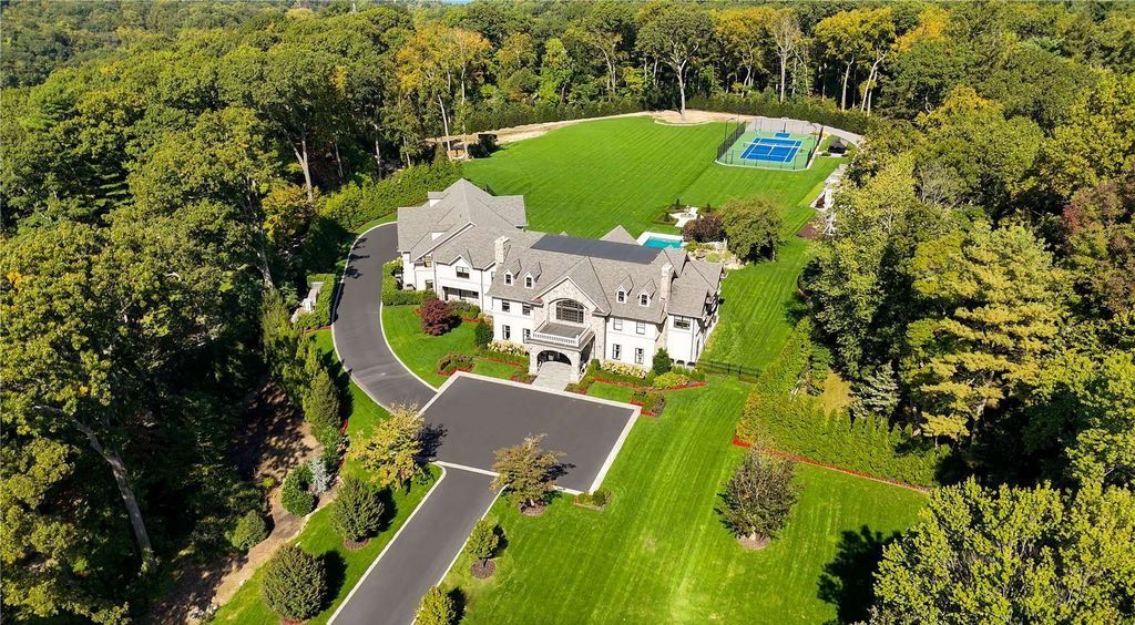 Luxurious Fully Furnished Estate with Modern Aesthetic in New York Priced at 8995000 31