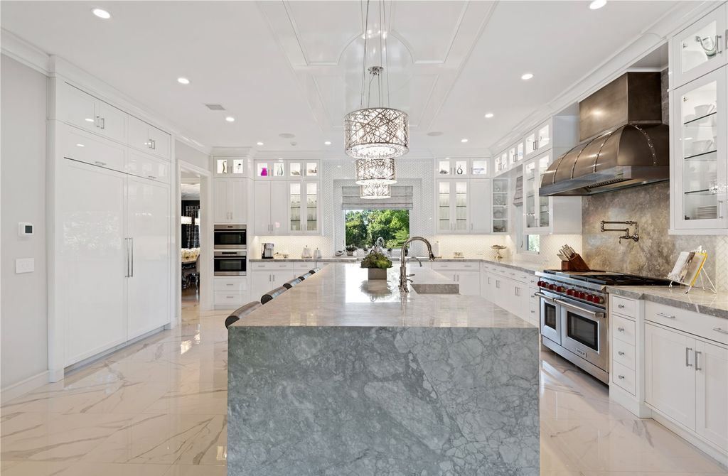 Luxurious Fully Furnished Estate with Modern Aesthetic in New York Priced at 8995000 6