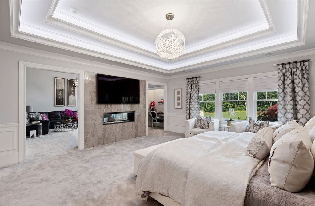 Luxurious Fully Furnished Estate with Modern Aesthetic in New York Priced at 8995000 9