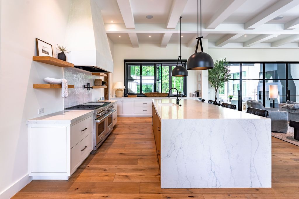 Luxurious Tennessee Home Boasts Modern Design Smart Tech and Resort Like Backyard for 8.65 Million 10