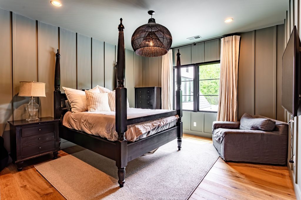 Luxurious Tennessee Home Boasts Modern Design Smart Tech and Resort Like Backyard for 8.65 Million 20