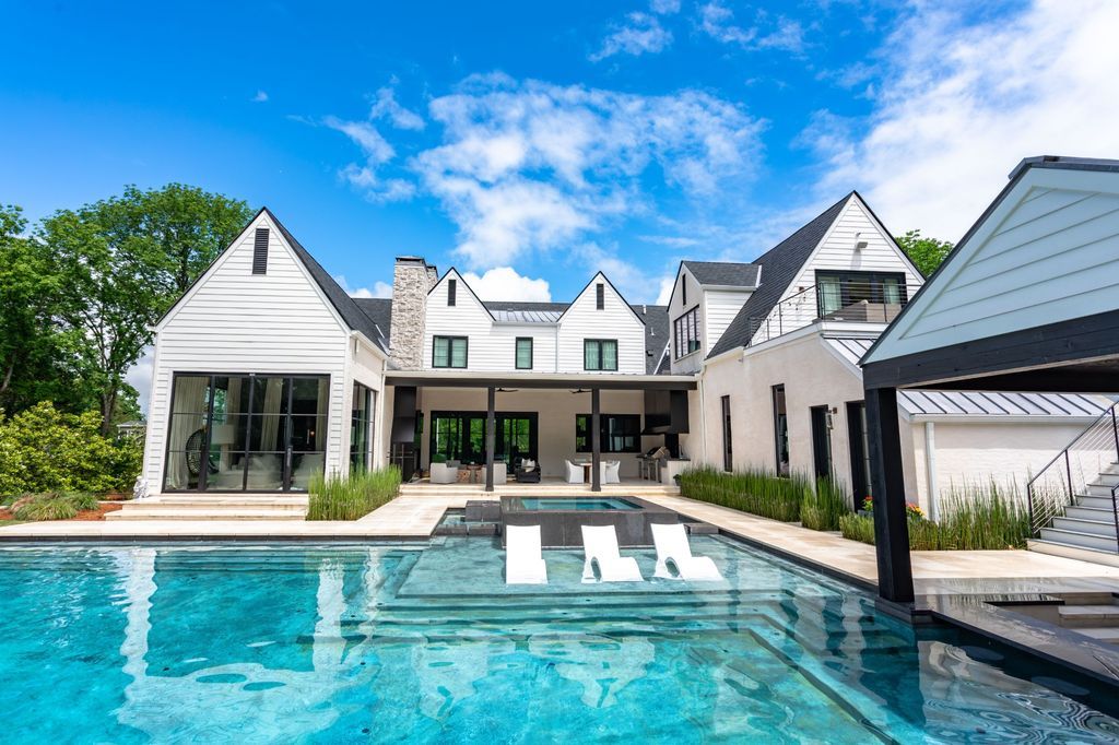 Luxurious Tennessee Home Boasts Modern Design Smart Tech and Resort Like Backyard for 8.65 Million 3