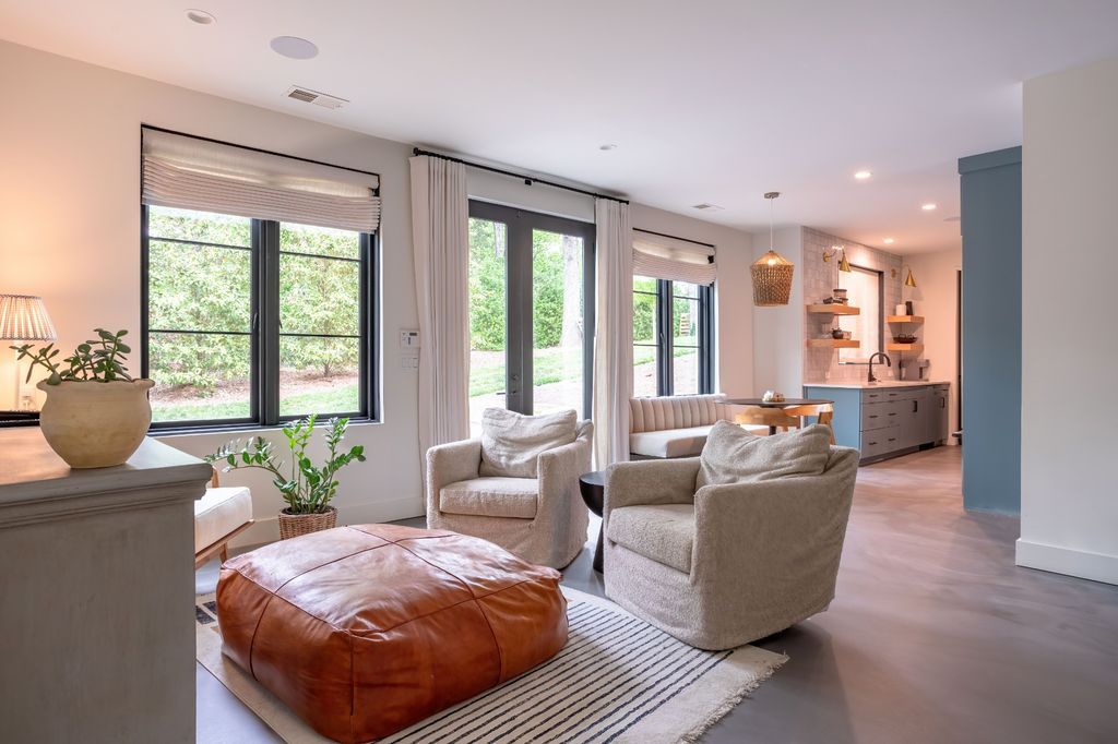 Luxurious Tennessee Home Boasts Modern Design Smart Tech and Resort Like Backyard for 8.65 Million 31