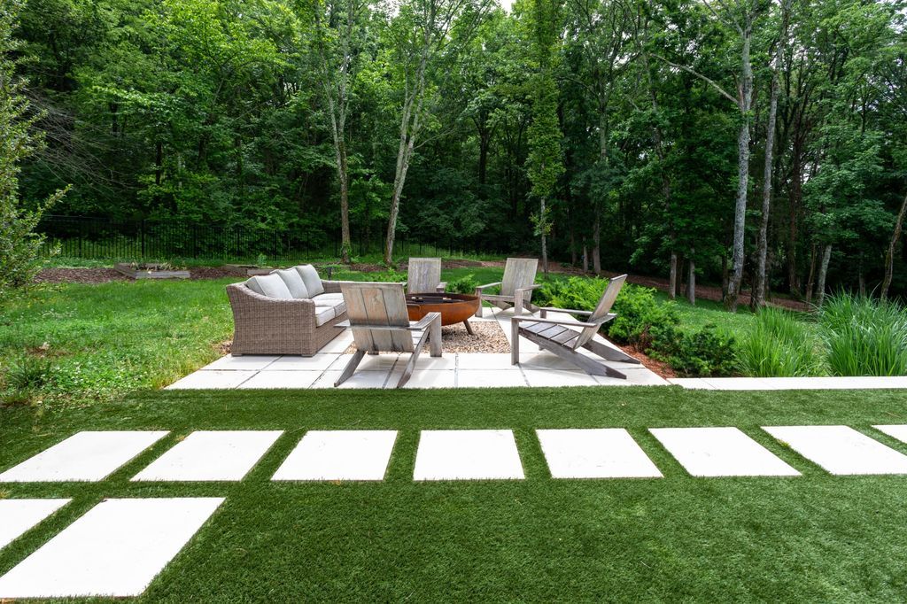 Luxurious Tennessee Home Boasts Modern Design Smart Tech and Resort Like Backyard for 8.65 Million 36