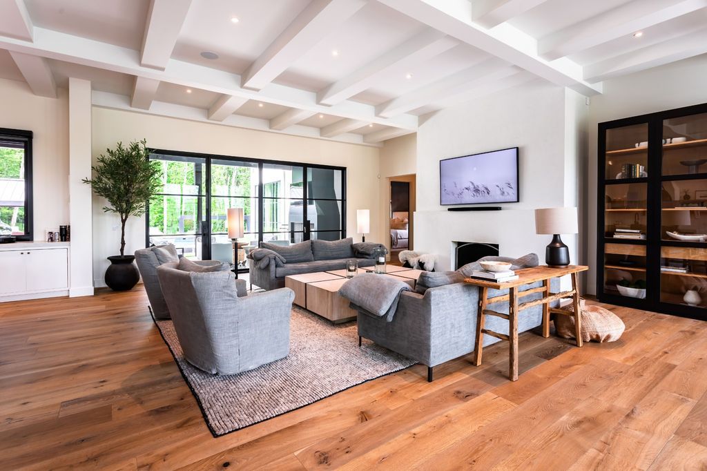 Luxurious Tennessee Home Boasts Modern Design Smart Tech and Resort Like Backyard for 8.65 Million 8
