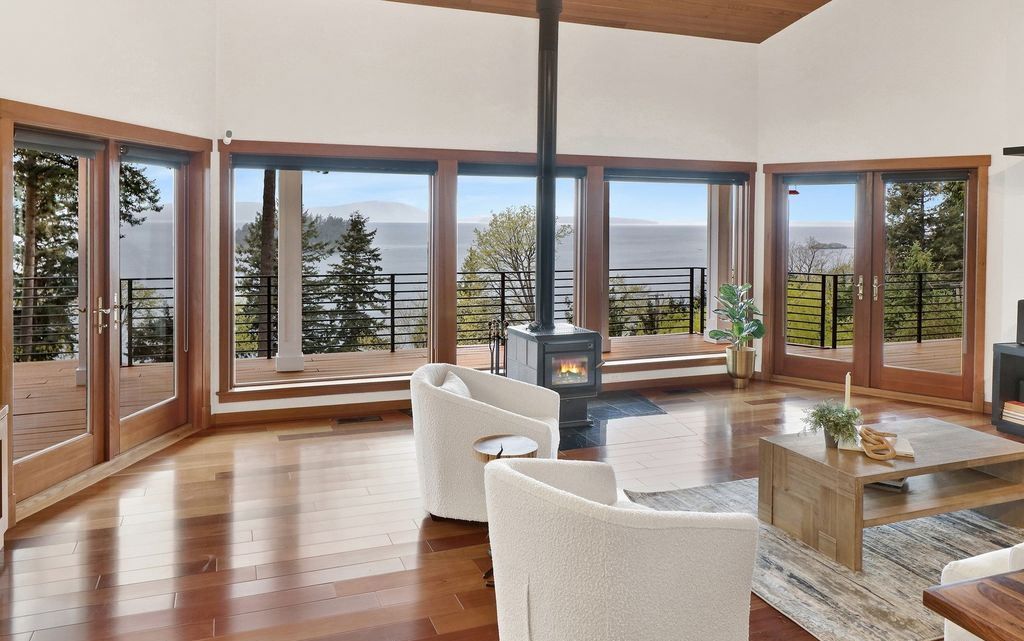 Luxurious Washington Home with Spectacular Views of Dot Island the Bay Offered at 2.695 Million 11