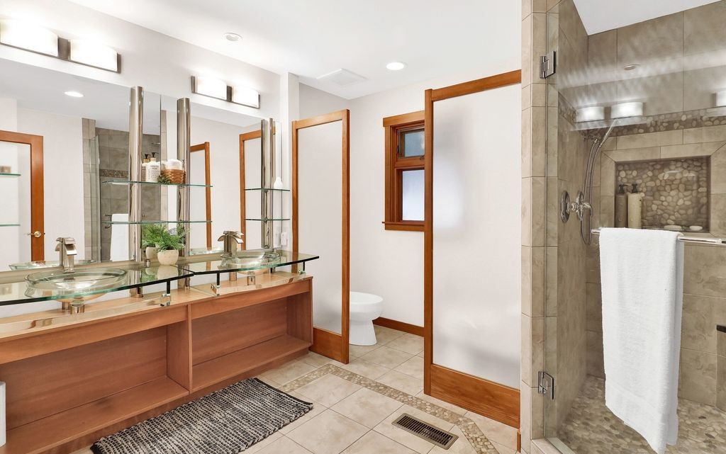 Luxurious Washington Home with Spectacular Views of Dot Island the Bay Offered at 2.695 Million 19