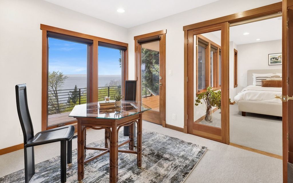 Luxurious Washington Home with Spectacular Views of Dot Island the Bay Offered at 2.695 Million 20