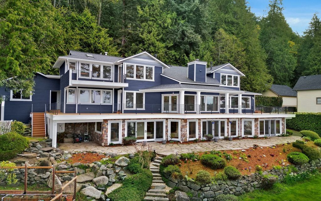 Luxurious Washington Home with Spectacular Views of Dot Island the Bay Offered at 2.695 Million 39