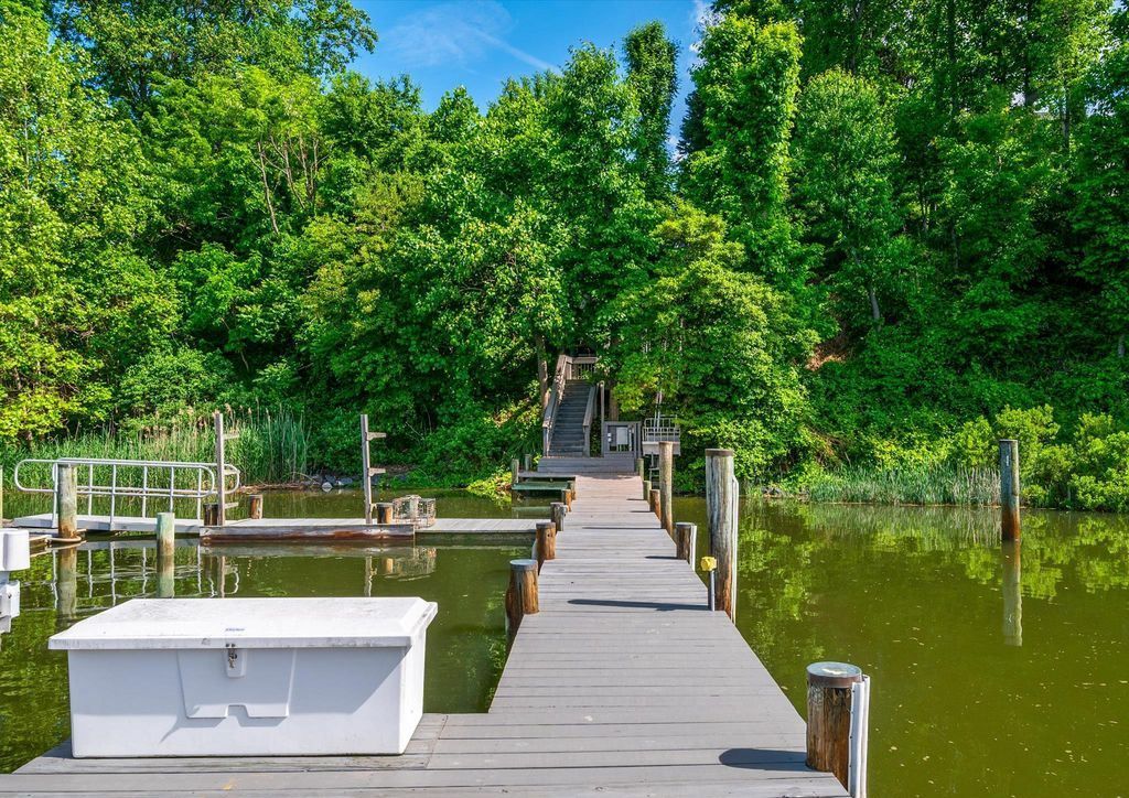 Luxurious Waterfront Haven Marylands Ultimate Boaters Paradise for 3.5 Million 58