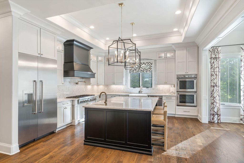 Luxury Redefined Exquisite One of a Kind Residence in Tennessee Offered at 3.45 Million 11