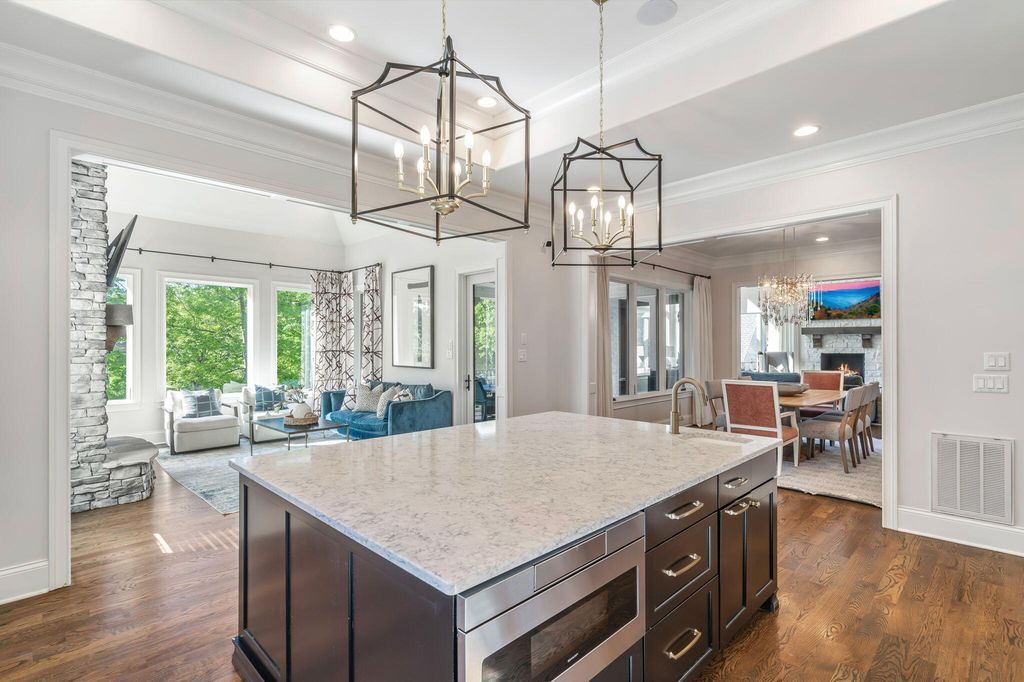 Luxury Redefined Exquisite One of a Kind Residence in Tennessee Offered at 3.45 Million 12