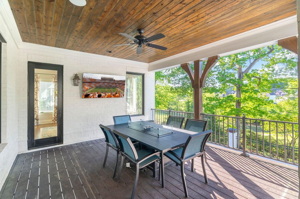Luxury Redefined Exquisite One of a Kind Residence in Tennessee Offered at 3.45 Million 14