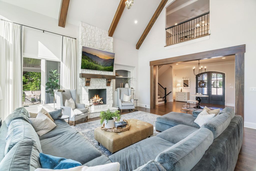 Luxury Redefined Exquisite One of a Kind Residence in Tennessee Offered at 3.45 Million 19