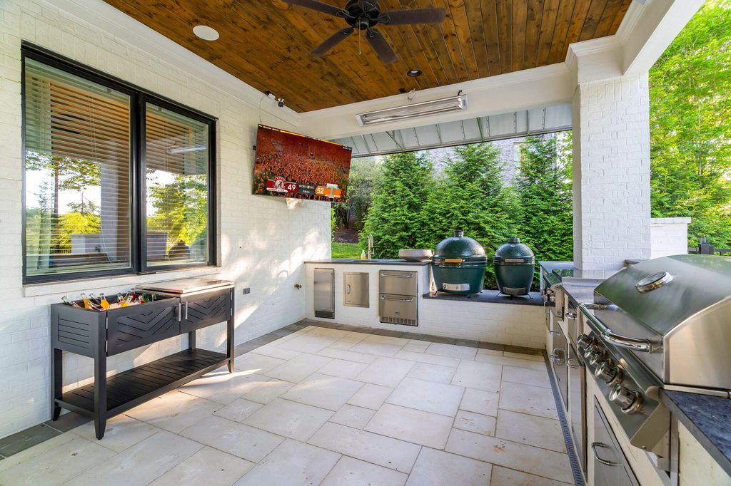 Luxury Redefined Exquisite One of a Kind Residence in Tennessee Offered at 3.45 Million 41