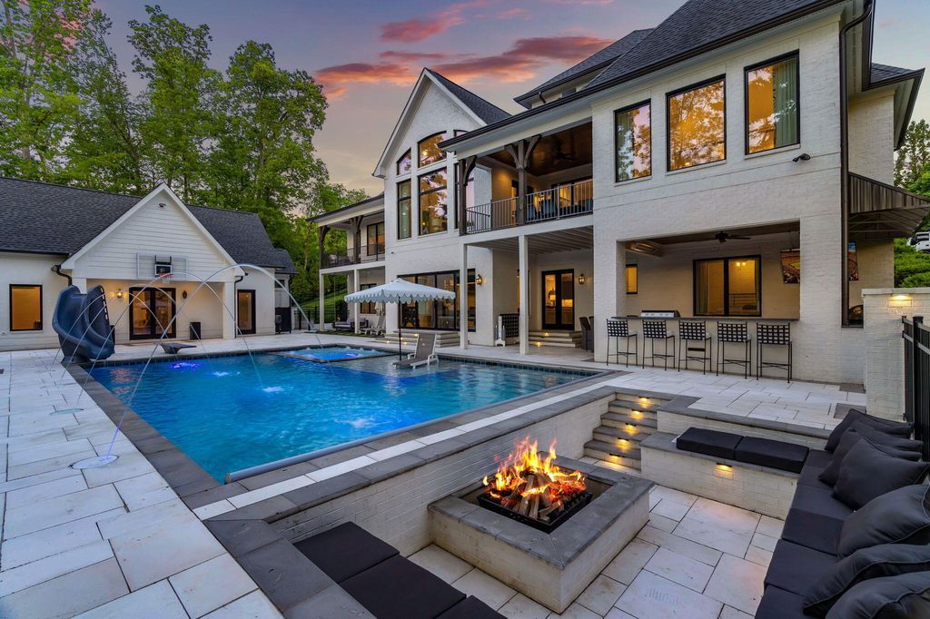 Luxury Redefined Exquisite One of a Kind Residence in Tennessee Offered at 3.45 Million 44
