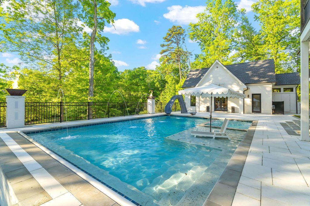Luxury Redefined Exquisite One of a Kind Residence in Tennessee Offered at 3.45 Million 45