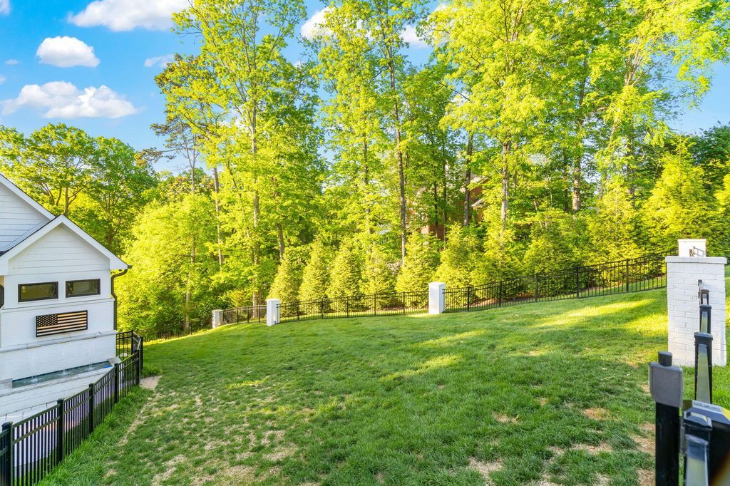 Luxury Redefined Exquisite One of a Kind Residence in Tennessee Offered at 3.45 Million 54
