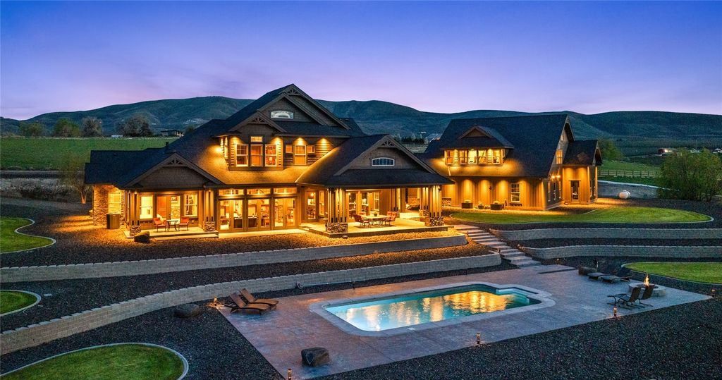 Mountain Retreat Unparalleled Views and Unmatched Luxury in Washington Offered at 3.25 Million 1