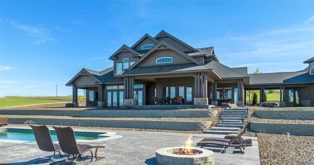 Mountain Retreat Unparalleled Views and Unmatched Luxury in Washington Offered at 3.25 Million 10