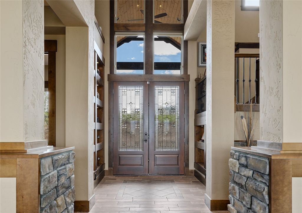 Mountain Retreat Unparalleled Views and Unmatched Luxury in Washington Offered at 3.25 Million 12