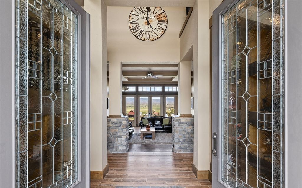 Mountain Retreat Unparalleled Views and Unmatched Luxury in Washington Offered at 3.25 Million 13