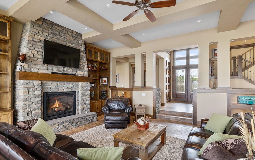 Mountain Retreat Unparalleled Views and Unmatched Luxury in Washington Offered at 3.25 Million 16