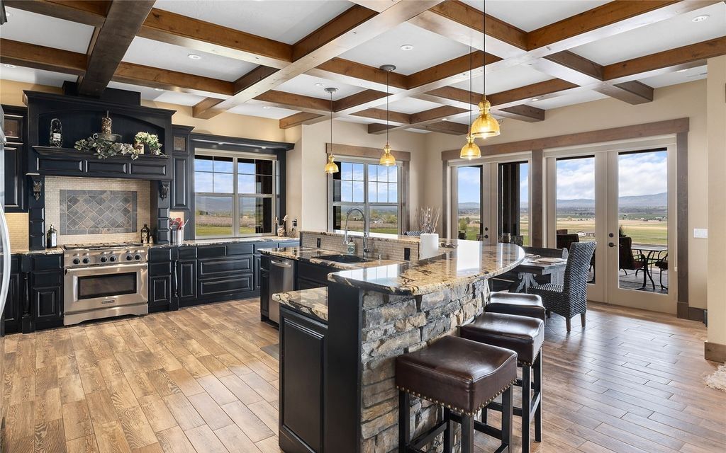 Mountain Retreat Unparalleled Views and Unmatched Luxury in Washington Offered at 3.25 Million 17