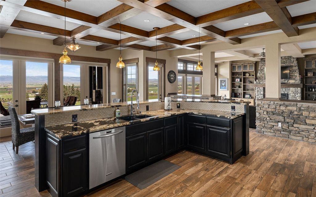 Mountain Retreat Unparalleled Views and Unmatched Luxury in Washington Offered at 3.25 Million 18