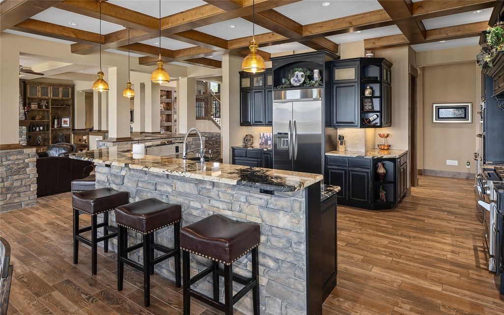 Mountain Retreat Unparalleled Views and Unmatched Luxury in Washington Offered at 3.25 Million 19