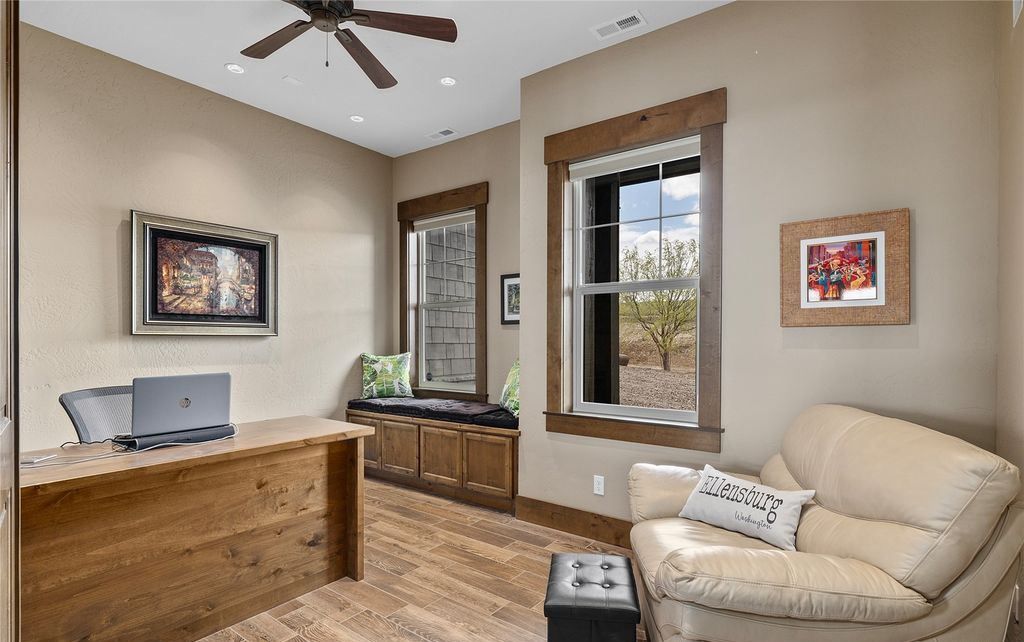 Mountain Retreat Unparalleled Views and Unmatched Luxury in Washington Offered at 3.25 Million 23