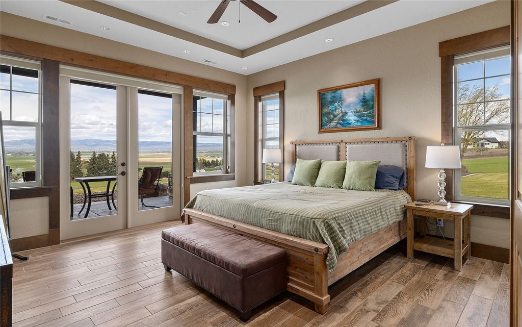 Mountain Retreat Unparalleled Views and Unmatched Luxury in Washington Offered at 3.25 Million 24