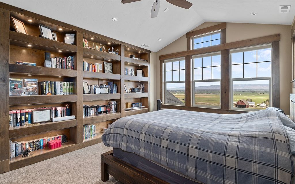 Mountain Retreat Unparalleled Views and Unmatched Luxury in Washington Offered at 3.25 Million 30
