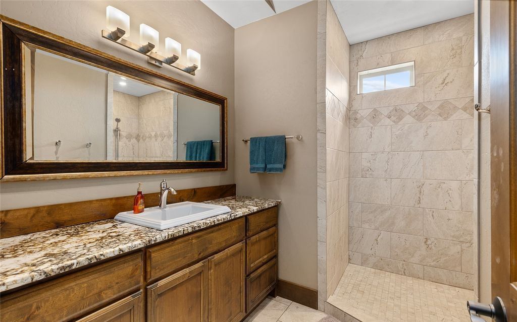 Mountain Retreat Unparalleled Views and Unmatched Luxury in Washington Offered at 3.25 Million 32