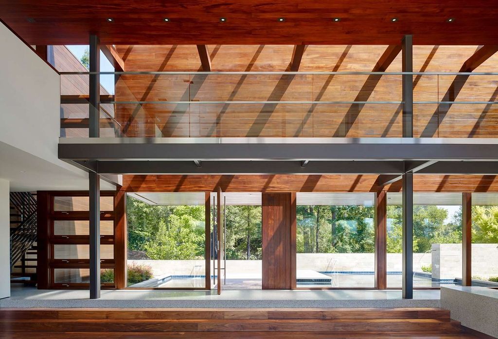 Oz Residence Features L-shape by SWATT + PARTNERS