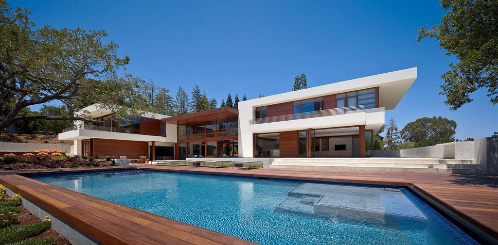 Oz Residence Features L-shape by SWATT + PARTNERS
