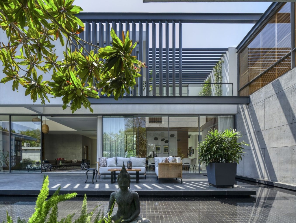 Planar House, Layered Monolithic Volumes by DADA Partners 3 Planar House, Layered Monolithic Volumes by DADA Partners