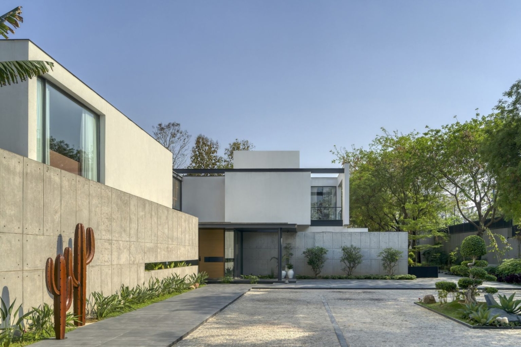 Planar House, Layered Monolithic Volumes by DADA Partners 4 Planar House, Layered Monolithic Volumes by DADA Partners