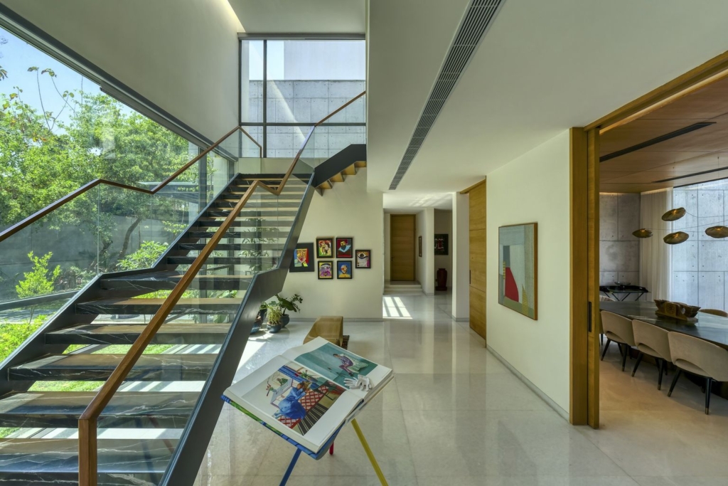 Planar House, Layered Monolithic Volumes by DADA Partners 7 Planar House, Layered Monolithic Volumes by DADA Partners