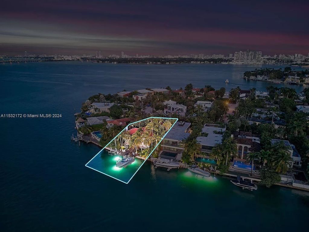 Explore a unique opportunity on the Venetian Islands with this expansive corner lot at 814 W Di Lido Dr, Miami Beach.