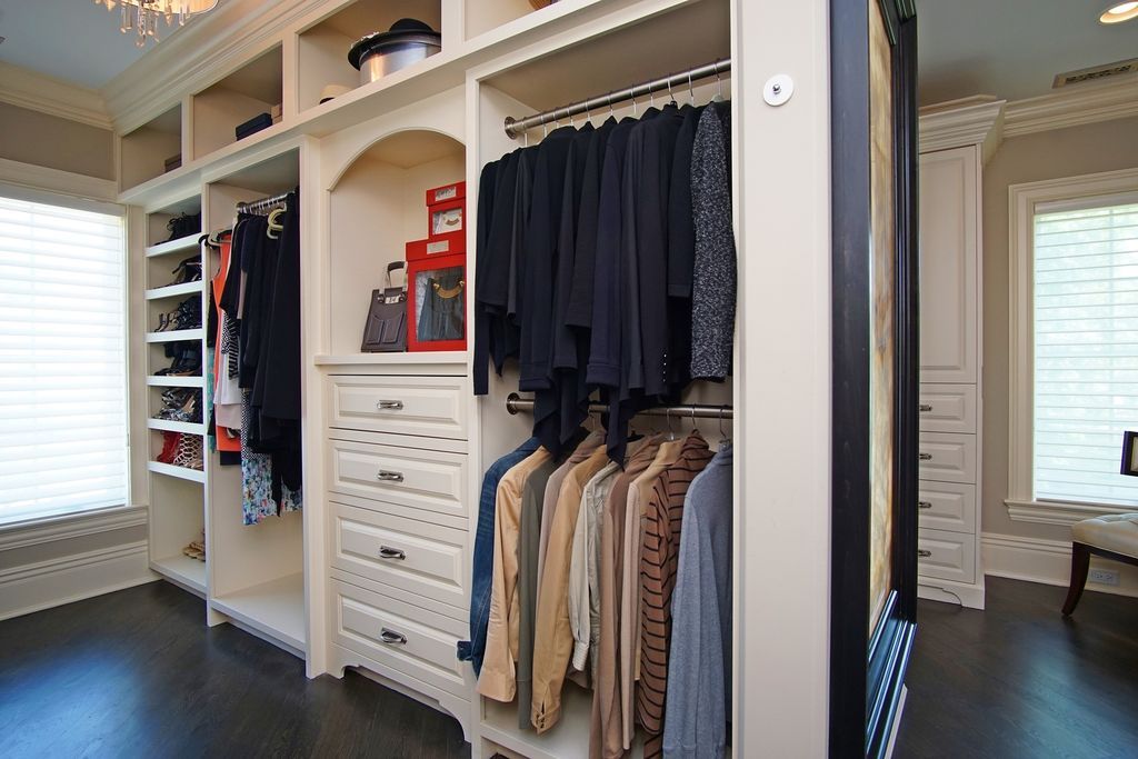 Pure Paradise Awaits Exquisite 3495900 Illinois Home with Resort Style Outdoor Oasis 21