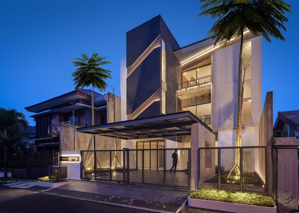Reis House, home-office combines residence by Patio Livity