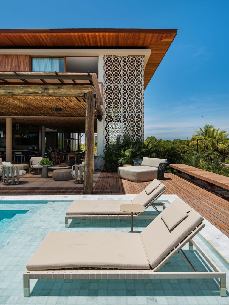 Rendada House A Coastal Haven by Milcent Arquitetura 1