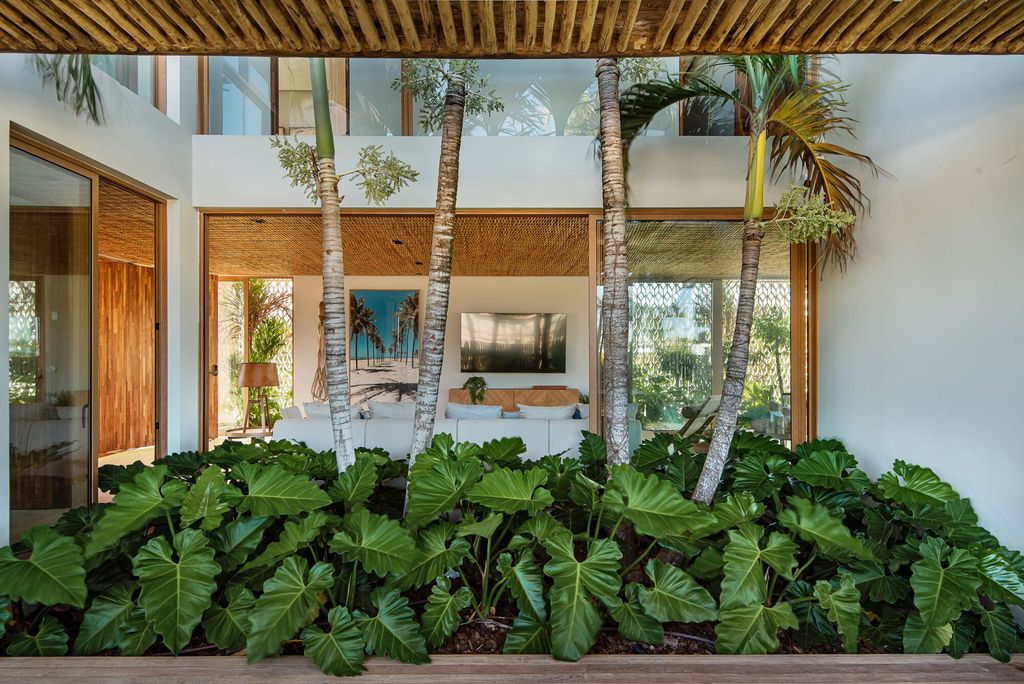 Rendada House, A Coastal Haven by Milcent Arquitetura