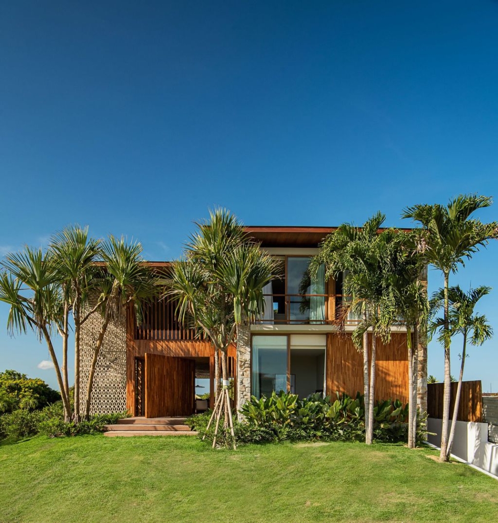 Rendada House, A Coastal Haven by Milcent Arquitetura