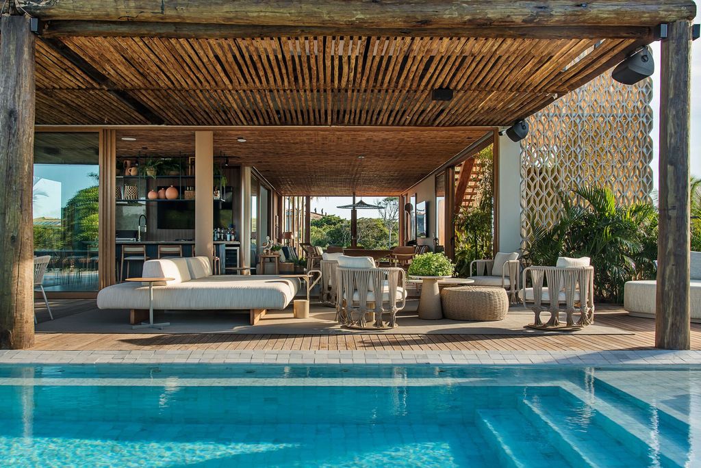 Rendada House, A Coastal Haven by Milcent Arquitetura