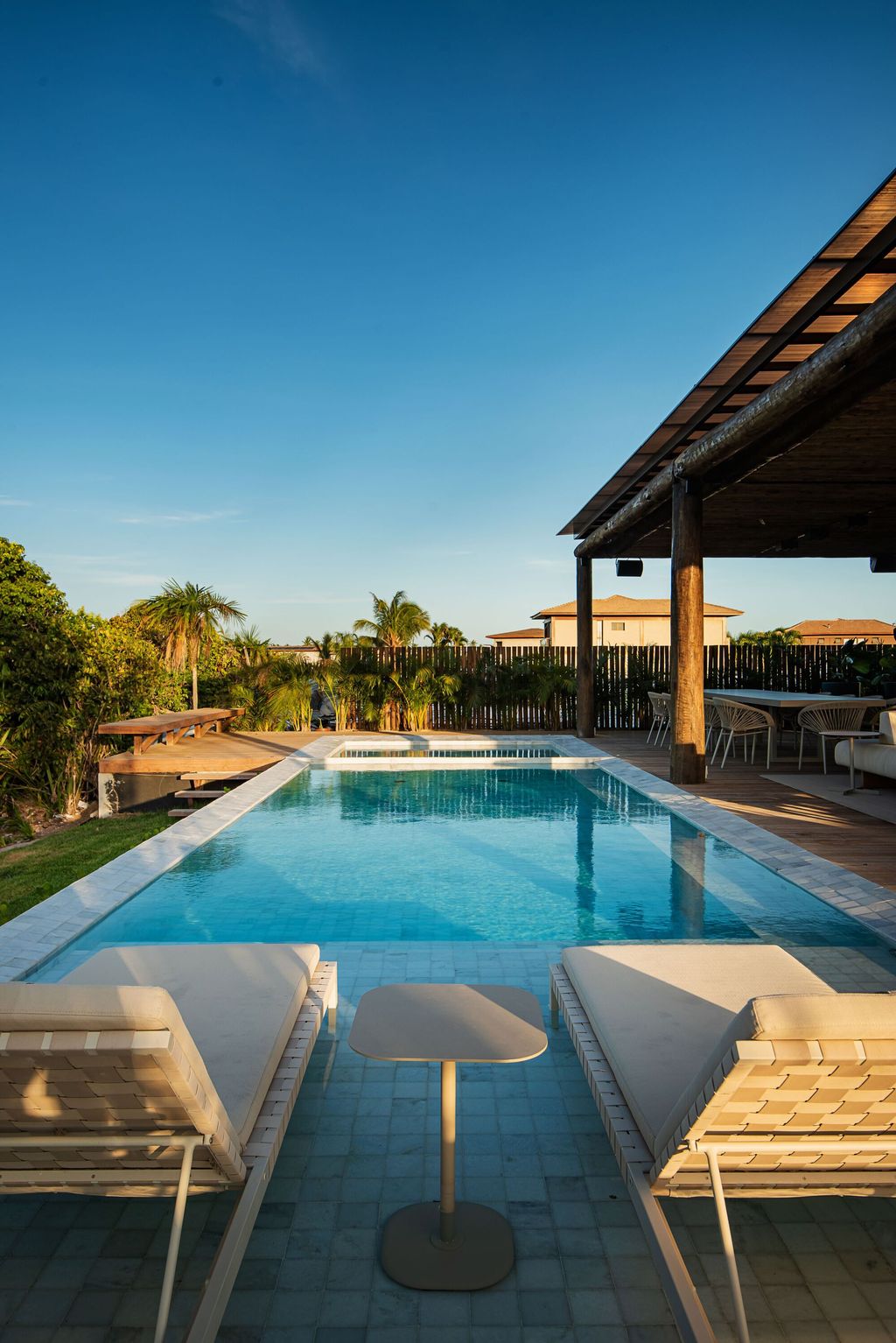 Rendada House, A Coastal Haven by Milcent Arquitetura