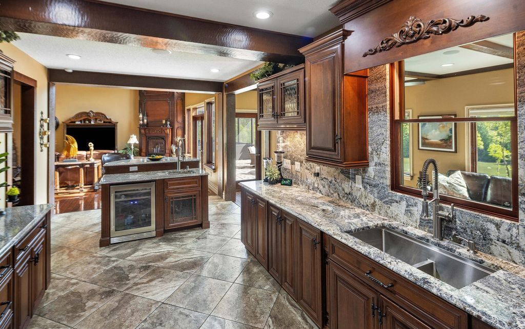 Serene Splendor Tennessee Waterfront Estate Offers Majestic Views for 2175000 17
